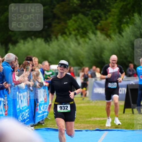 30.08.2026 - Elbe Triathlon Hamburg LAZAROV Photography http://msf.ph/oto/10063023 30.08.2026 11:51:50 Ziel 822, 932, 1262, 1332 meine-sportfotos.de
