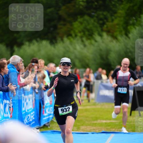 30.08.2026 - Elbe Triathlon Hamburg LAZAROV Photography http://msf.ph/oto/10063024 30.08.2026 11:51:50 Ziel 822, 932, 1262, 1332 meine-sportfotos.de
