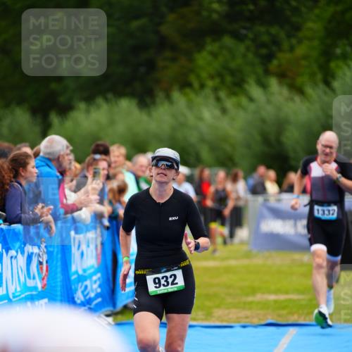 30.08.2026 - Elbe Triathlon Hamburg LAZAROV Photography http://msf.ph/oto/10063026 30.08.2026 11:51:50 Ziel 822, 932, 1262, 1332 meine-sportfotos.de