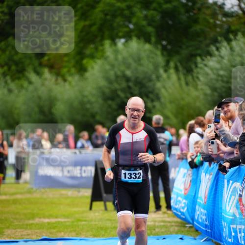 30.08.2026 - Elbe Triathlon Hamburg LAZAROV Photography http://msf.ph/oto/10063030 30.08.2026 11:51:51 Ziel 822, 932, 1262, 1332 meine-sportfotos.de