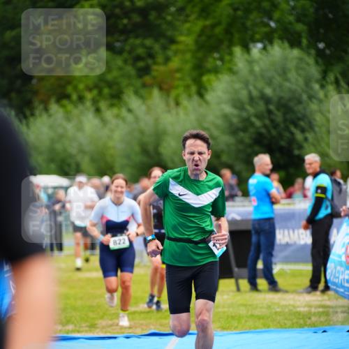 30.08.2026 - Elbe Triathlon Hamburg LAZAROV Photography http://msf.ph/oto/10063044 30.08.2026 11:51:56 Ziel 822, 980, 1262, 1281, 1332 meine-sportfotos.de