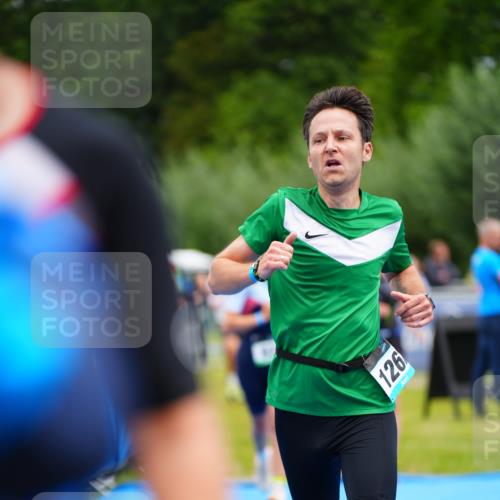 30.08.2026 - Elbe Triathlon Hamburg LAZAROV Photography http://msf.ph/oto/10063049 30.08.2026 11:51:57 Ziel 822, 980, 1262, 1281 meine-sportfotos.de