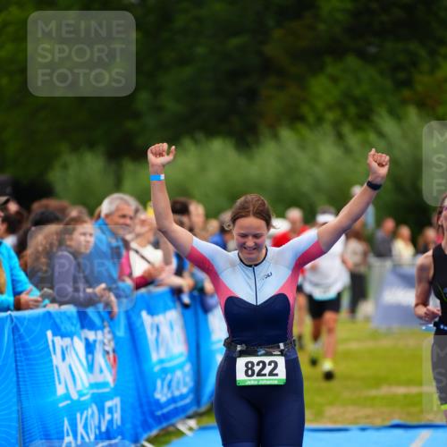 30.08.2026 - Elbe Triathlon Hamburg LAZAROV Photography http://msf.ph/oto/10063053 30.08.2026 11:51:59 Ziel 822, 980, 1262, 1281, 1331, 1455 meine-sportfotos.de