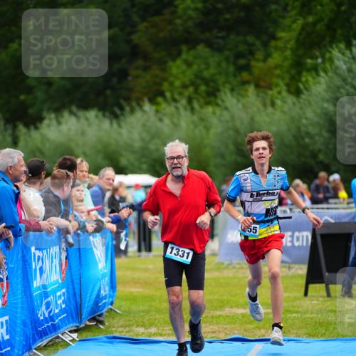 30.08.2026 - Elbe Triathlon Hamburg LAZAROV Photography http://msf.ph/oto/10063074 30.08.2026 11:52:05 Ziel 1281, 1331, 1455 meine-sportfotos.de