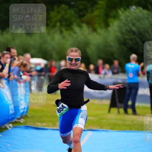30.08.2026 - Elbe Triathlon Hamburg LAZAROV Photography http://msf.ph/oto/10063131 30.08.2026 11:52:34 Ziel 854 meine-sportfotos.de