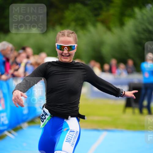 30.08.2026 - Elbe Triathlon Hamburg LAZAROV Photography http://msf.ph/oto/10063137 30.08.2026 11:52:34 Ziel 854 meine-sportfotos.de