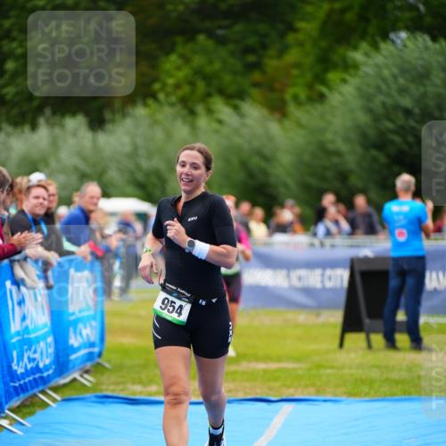 30.08.2026 - Elbe Triathlon Hamburg LAZAROV Photography http://msf.ph/oto/10063167 30.08.2026 11:53:22 Ziel 891, 902, 954 meine-sportfotos.de