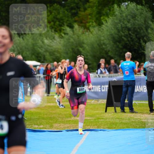 30.08.2026 - Elbe Triathlon Hamburg LAZAROV Photography http://msf.ph/oto/10063174 30.08.2026 11:53:24 Ziel 891, 902, 954 meine-sportfotos.de