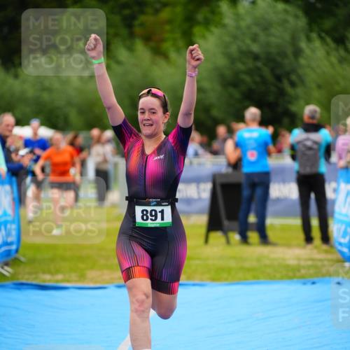 30.08.2026 - Elbe Triathlon Hamburg LAZAROV Photography http://msf.ph/oto/10063180 30.08.2026 11:53:26 Ziel 876, 891, 902, 954 meine-sportfotos.de