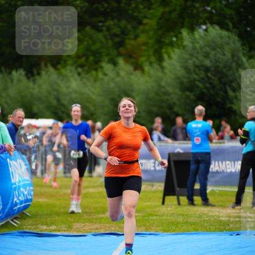 30.08.2026 - Elbe Triathlon Hamburg LAZAROV Photography http://msf.ph/oto/10063186 30.08.2026 11:53:29 Ziel 876, 891, 902, 1426 meine-sportfotos.de