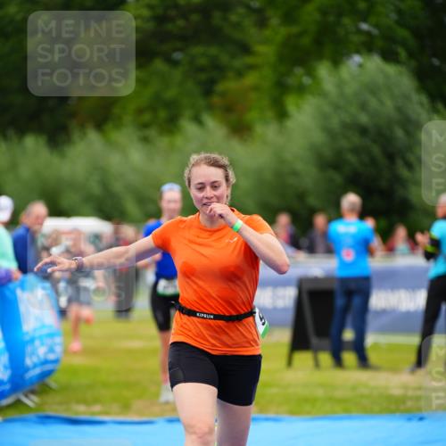 30.08.2026 - Elbe Triathlon Hamburg LAZAROV Photography http://msf.ph/oto/10063193 30.08.2026 11:53:30 Ziel 876, 891, 902, 1426 meine-sportfotos.de