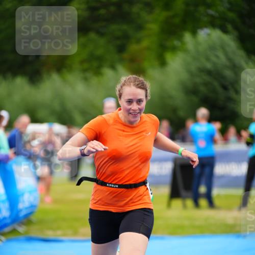 30.08.2026 - Elbe Triathlon Hamburg LAZAROV Photography http://msf.ph/oto/10063196 30.08.2026 11:53:31 Ziel 876, 902, 1426 meine-sportfotos.de