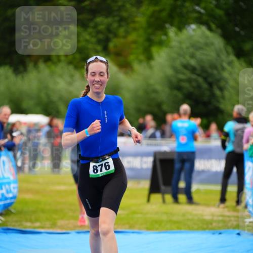 30.08.2026 - Elbe Triathlon Hamburg LAZAROV Photography http://msf.ph/oto/10063197 30.08.2026 11:53:33 Ziel 876, 902, 1426 meine-sportfotos.de