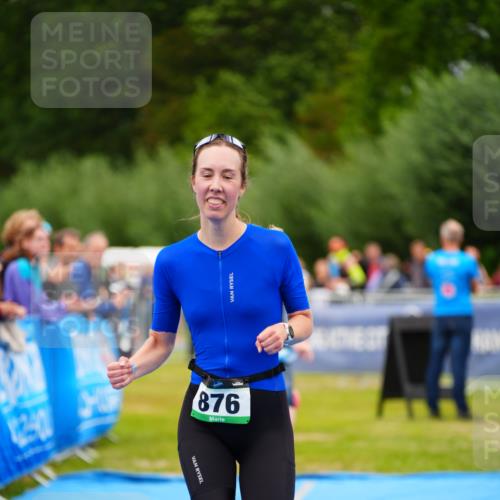 30.08.2026 - Elbe Triathlon Hamburg LAZAROV Photography http://msf.ph/oto/10063201 30.08.2026 11:53:34 Ziel 876, 902, 1426 meine-sportfotos.de