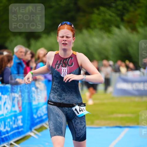 30.08.2026 - Elbe Triathlon Hamburg LAZAROV Photography http://msf.ph/oto/10063213 30.08.2026 11:53:36 Ziel 876, 1291, 1426 meine-sportfotos.de