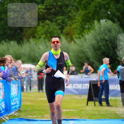 30.08.2026 - Elbe Triathlon Hamburg LAZAROV Photography http://msf.ph/oto/10063218 30.08.2026 11:53:43 Ziel 1291 meine-sportfotos.de