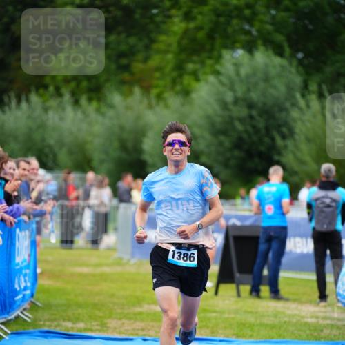 30.08.2026 - Elbe Triathlon Hamburg LAZAROV Photography http://msf.ph/oto/10063264 30.08.2026 11:54:12 Ziel 1386 meine-sportfotos.de