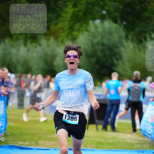 30.08.2026 - Elbe Triathlon Hamburg LAZAROV Photography http://msf.ph/oto/10063268 30.08.2026 11:54:12 Ziel 1386 meine-sportfotos.de