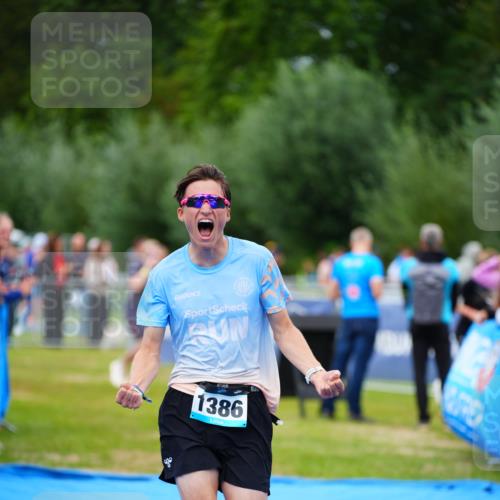 30.08.2026 - Elbe Triathlon Hamburg LAZAROV Photography http://msf.ph/oto/10063269 30.08.2026 11:54:12 Ziel 1386 meine-sportfotos.de