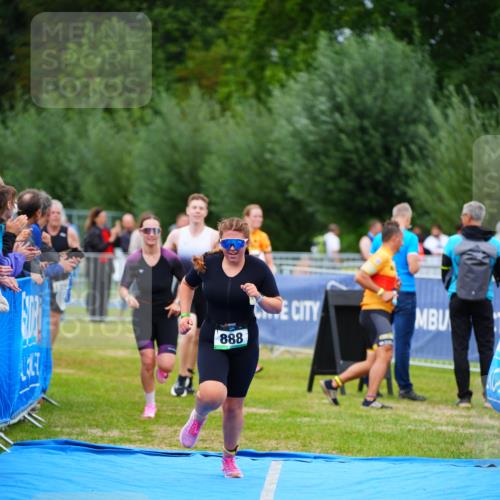 30.08.2026 - Elbe Triathlon Hamburg LAZAROV Photography http://msf.ph/oto/10063282 30.08.2026 11:54:26 Ziel 888, 1350, 1378, 1387 meine-sportfotos.de