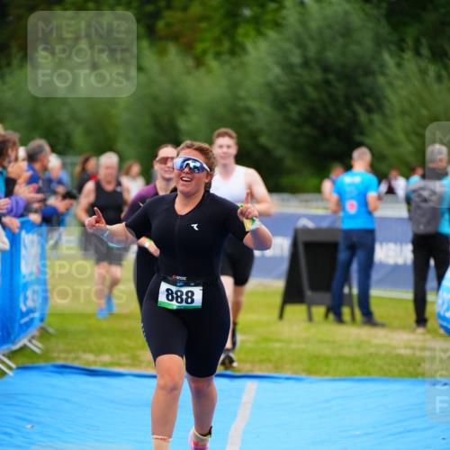 30.08.2026 - Elbe Triathlon Hamburg LAZAROV Photography http://msf.ph/oto/10063292 30.08.2026 11:54:28 Ziel 888, 1350, 1378, 1387 meine-sportfotos.de