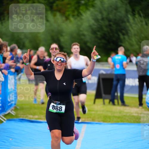 30.08.2026 - Elbe Triathlon Hamburg LAZAROV Photography http://msf.ph/oto/10063293 30.08.2026 11:54:28 Ziel 888, 1350, 1378, 1387 meine-sportfotos.de