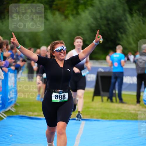 30.08.2026 - Elbe Triathlon Hamburg LAZAROV Photography http://msf.ph/oto/10063294 30.08.2026 11:54:28 Ziel 888, 1350, 1378, 1387 meine-sportfotos.de