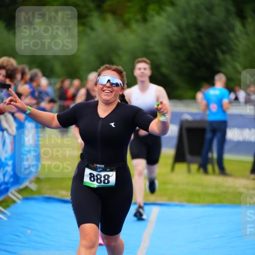 30.08.2026 - Elbe Triathlon Hamburg LAZAROV Photography http://msf.ph/oto/10063297 30.08.2026 11:54:28 Ziel 888, 1350, 1378, 1387 meine-sportfotos.de
