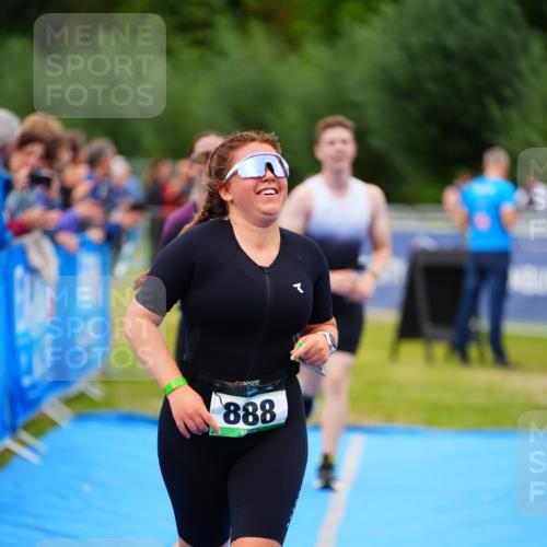 30.08.2026 - Elbe Triathlon Hamburg LAZAROV Photography http://msf.ph/oto/10063300 30.08.2026 11:54:29 Ziel 888, 1350, 1378, 1387 meine-sportfotos.de