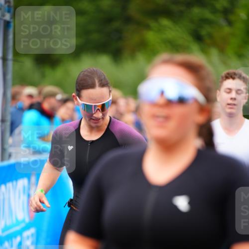 30.08.2026 - Elbe Triathlon Hamburg LAZAROV Photography http://msf.ph/oto/10063305 30.08.2026 11:54:31 Ziel 888, 1350, 1378, 1387 meine-sportfotos.de