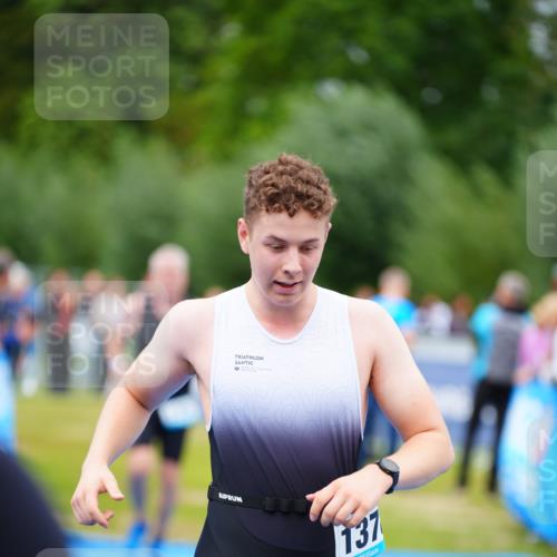 30.08.2026 - Elbe Triathlon Hamburg LAZAROV Photography http://msf.ph/oto/10063308 30.08.2026 11:54:31 Ziel 888, 1350, 1378, 1387 meine-sportfotos.de