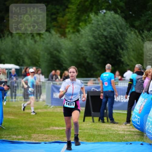 30.08.2026 - Elbe Triathlon Hamburg LAZAROV Photography http://msf.ph/oto/10063372 30.08.2026 11:55:17 Ziel 1411 meine-sportfotos.de