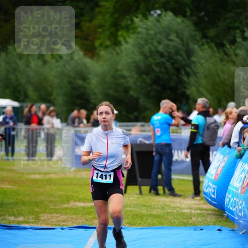 30.08.2026 - Elbe Triathlon Hamburg LAZAROV Photography http://msf.ph/oto/10063375 30.08.2026 11:55:17 Ziel 1411 meine-sportfotos.de