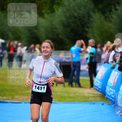 30.08.2026 - Elbe Triathlon Hamburg LAZAROV Photography http://msf.ph/oto/10063379 30.08.2026 11:55:18 Ziel 1411 meine-sportfotos.de