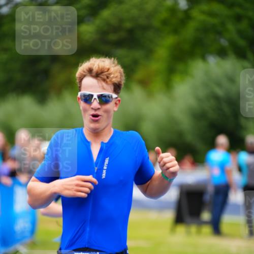 30.08.2026 - Elbe Triathlon Hamburg LAZAROV Photography http://msf.ph/oto/10063464 30.08.2026 11:56:01 Ziel 836, 849, 861, 1376 meine-sportfotos.de