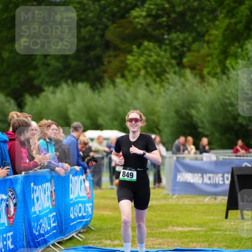 30.08.2026 - Elbe Triathlon Hamburg LAZAROV Photography http://msf.ph/oto/10063468 30.08.2026 11:56:05 Ziel 849 meine-sportfotos.de