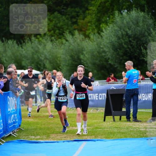 30.08.2026 - Elbe Triathlon Hamburg LAZAROV Photography http://msf.ph/oto/10063495 30.08.2026 11:56:23 Ziel 1174, 1392, 1432 meine-sportfotos.de