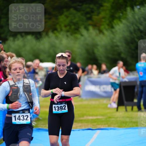 30.08.2026 - Elbe Triathlon Hamburg LAZAROV Photography http://msf.ph/oto/10063508 30.08.2026 11:56:26 Ziel 1174, 1392, 1432 meine-sportfotos.de
