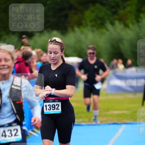 30.08.2026 - Elbe Triathlon Hamburg LAZAROV Photography http://msf.ph/oto/10063513 30.08.2026 11:56:27 Ziel 1174, 1392, 1432 meine-sportfotos.de