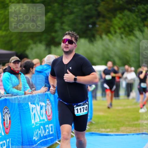 30.08.2026 - Elbe Triathlon Hamburg LAZAROV Photography http://msf.ph/oto/10063516 30.08.2026 11:56:29 Ziel 1174, 1392, 1432 meine-sportfotos.de