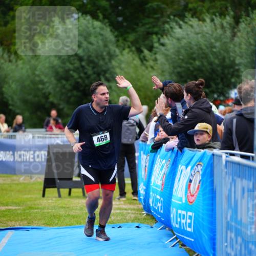 30.08.2026 - Elbe Triathlon Hamburg LAZAROV Photography http://msf.ph/oto/10063534 30.08.2026 11:56:37 Ziel 468 meine-sportfotos.de