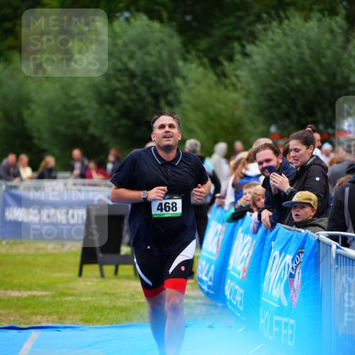 30.08.2026 - Elbe Triathlon Hamburg LAZAROV Photography http://msf.ph/oto/10063537 30.08.2026 11:56:38 Ziel 468 meine-sportfotos.de