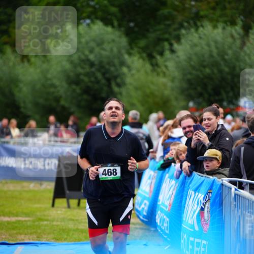 30.08.2026 - Elbe Triathlon Hamburg LAZAROV Photography http://msf.ph/oto/10063538 30.08.2026 11:56:39 Ziel 468 meine-sportfotos.de