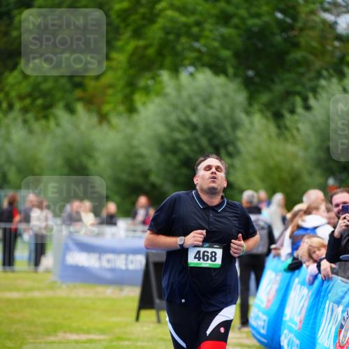 30.08.2026 - Elbe Triathlon Hamburg LAZAROV Photography http://msf.ph/oto/10063543 30.08.2026 11:56:39 Ziel 468 meine-sportfotos.de