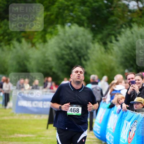 30.08.2026 - Elbe Triathlon Hamburg LAZAROV Photography http://msf.ph/oto/10063544 30.08.2026 11:56:39 Ziel 468 meine-sportfotos.de