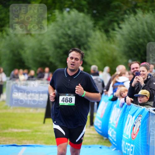 30.08.2026 - Elbe Triathlon Hamburg LAZAROV Photography http://msf.ph/oto/10063545 30.08.2026 11:56:40 Ziel 468 meine-sportfotos.de