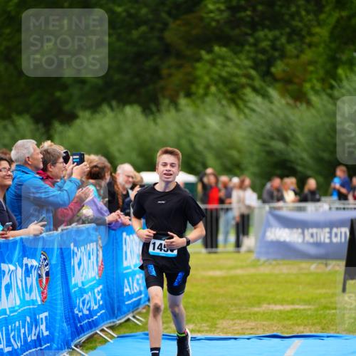 30.08.2026 - Elbe Triathlon Hamburg LAZAROV Photography http://msf.ph/oto/10063555 30.08.2026 11:57:00 Ziel 1451 meine-sportfotos.de