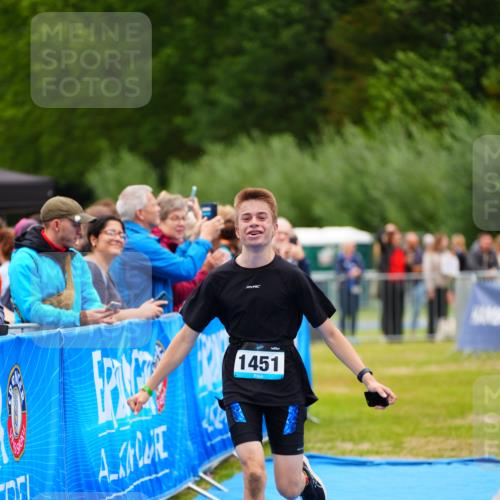 30.08.2026 - Elbe Triathlon Hamburg LAZAROV Photography http://msf.ph/oto/10063559 30.08.2026 11:57:01 Ziel 1451 meine-sportfotos.de