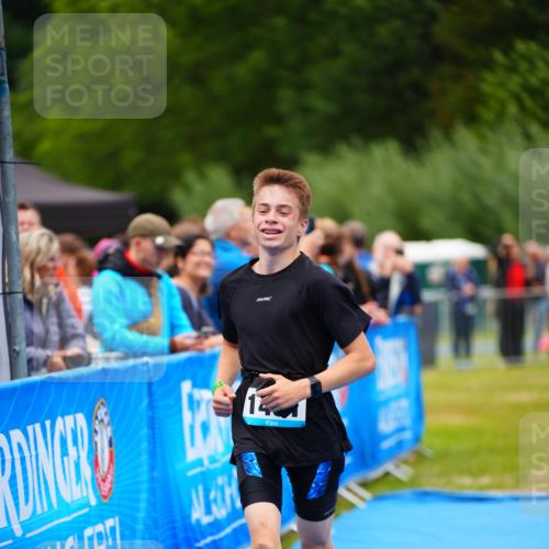 30.08.2026 - Elbe Triathlon Hamburg LAZAROV Photography http://msf.ph/oto/10063563 30.08.2026 11:57:02 Ziel 1451 meine-sportfotos.de
