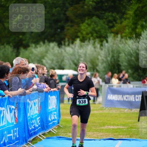 30.08.2026 - Elbe Triathlon Hamburg LAZAROV Photography http://msf.ph/oto/10063569 30.08.2026 11:57:26 Ziel 938 meine-sportfotos.de